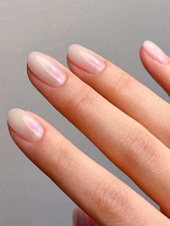 Korean white nail design: ombre 