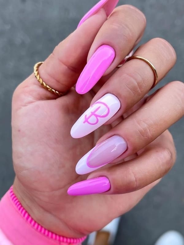 Barbie pink nails: B logo
