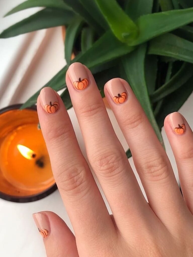 cute, simple pumpkin nails 