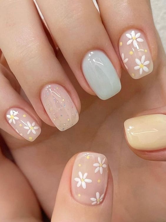 Korean daisy nail design