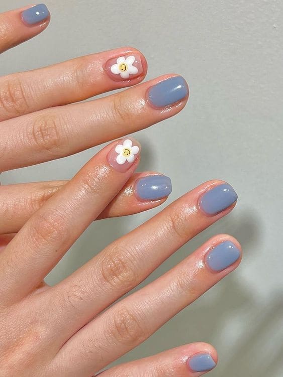 Korean simple flower nail design: light blue