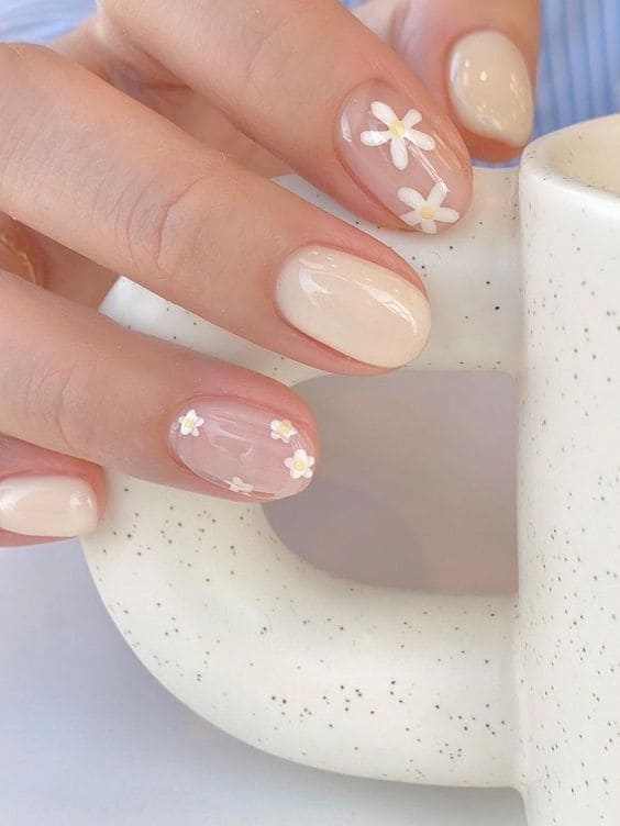 Korean daisy nail design