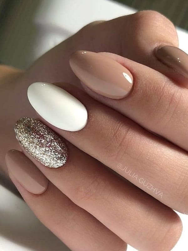 thanksgiving nail design: nude browns