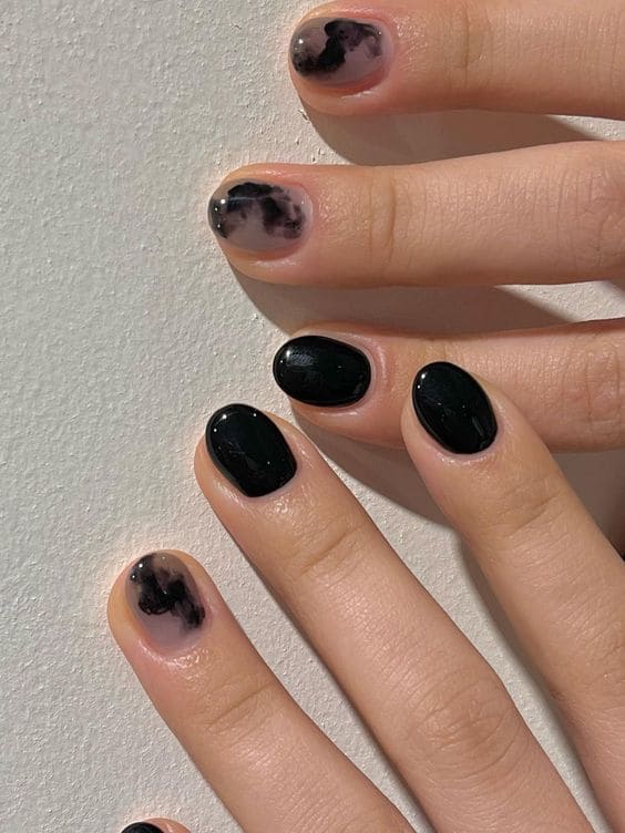 Korean black nails: marble swirls 