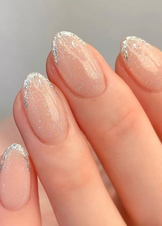 Korean glitter nails: French tips