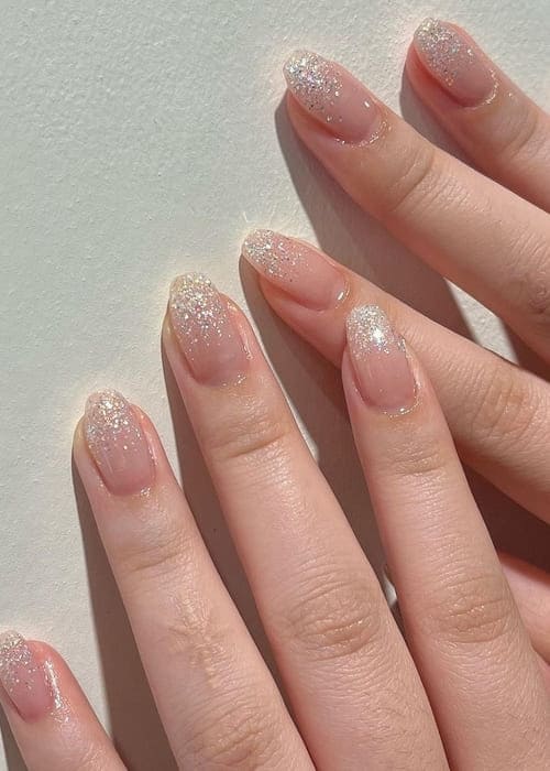 Korean glitter nails: simple ombre