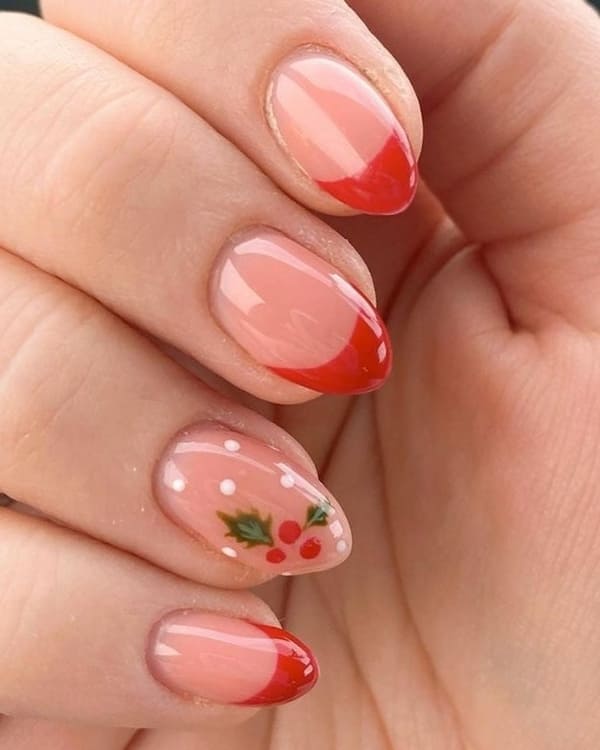 red Christmas nails: mistletoe 