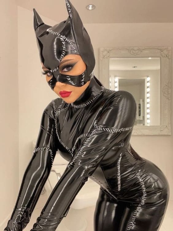 Catwoman Halloween costume: classic style