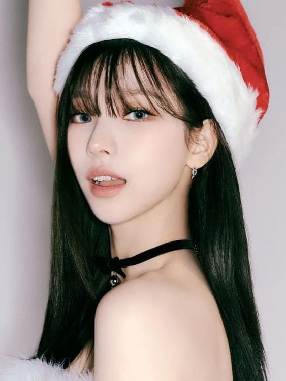 Korean Christmas makeup look: nude tones