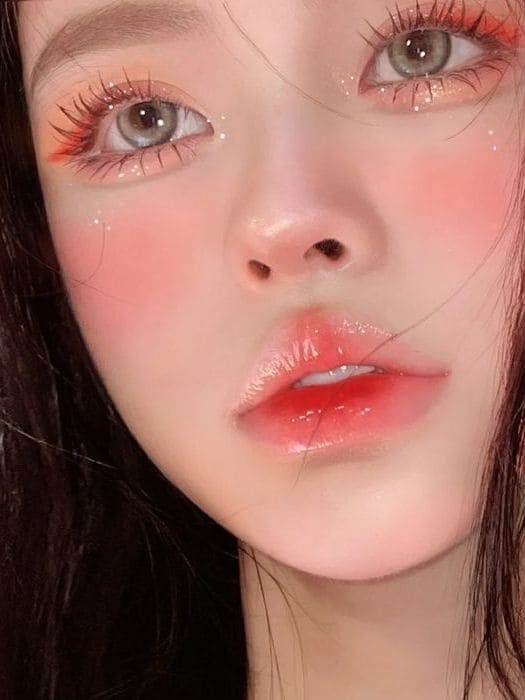 Korean Christmas makeup look: berry tones