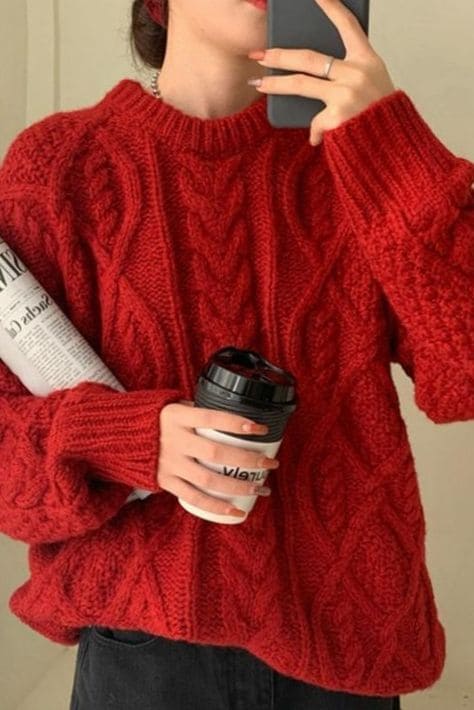 Korean Christmas outfit: chunky red sweater 