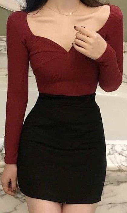 Korean Christmas outfit: red top and black mini skirt 