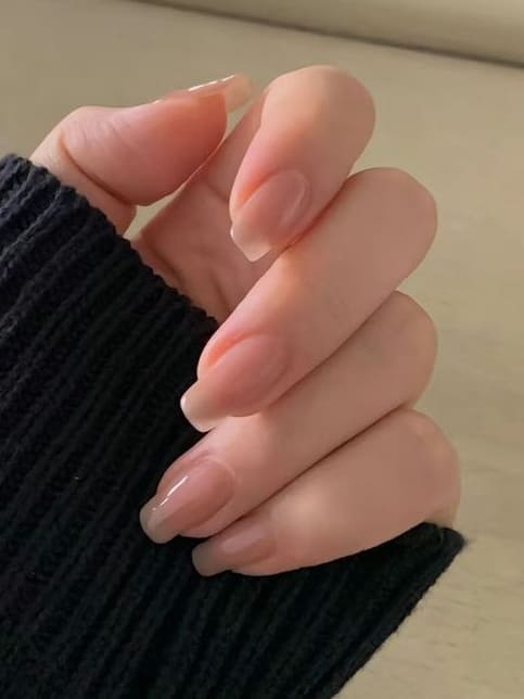 Korean neutral nails: clear nude