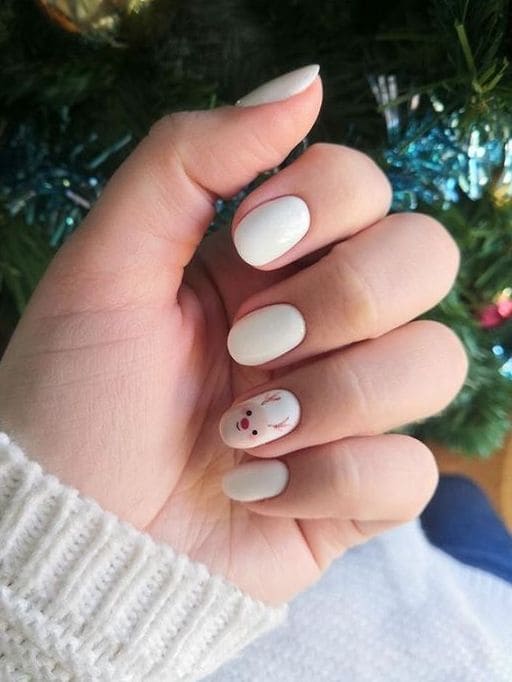 simple Korean Christmas nails: reindeer 