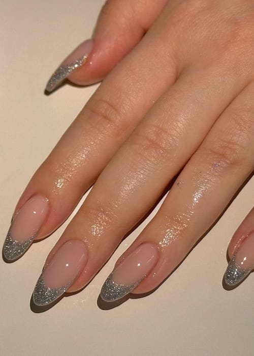 new years nails: simple glitter tips