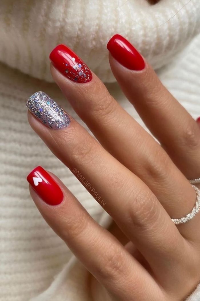 45+ Red Christmas Nails for a Festive Nail Makeover