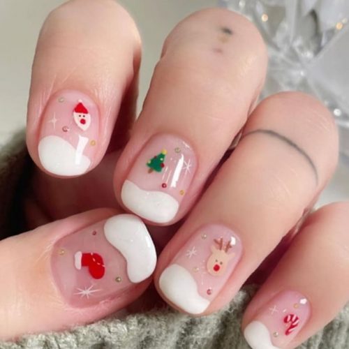 simple Korean Christmas nails: snowy tips