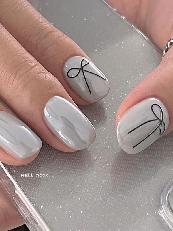 Korean bow nails: gray 