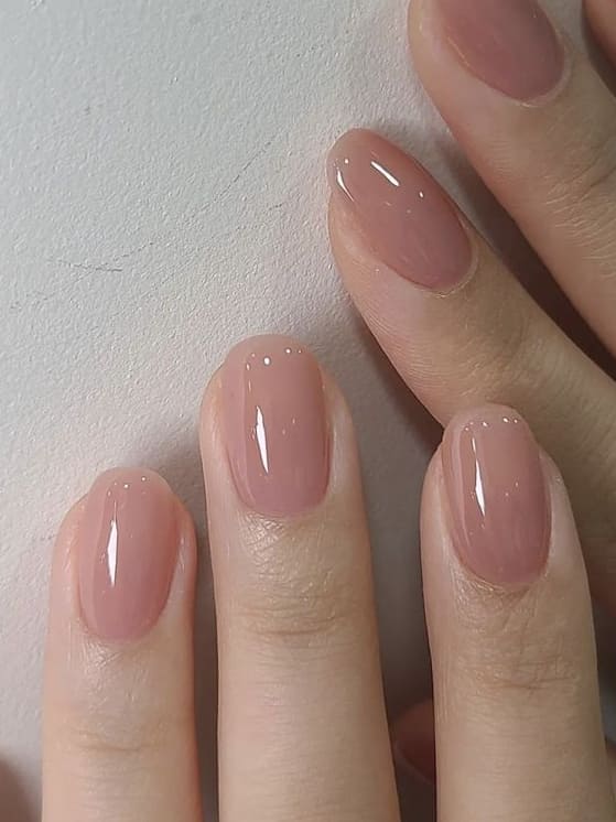 Korean neutral nails: nude pink 