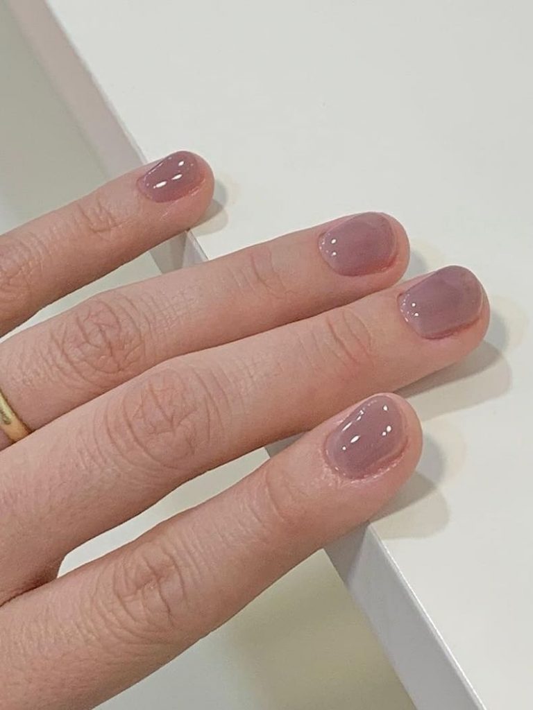 Korean neutral nails: soft gray jelly