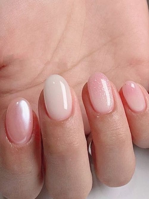 Korean pink and white nails: jelly nail texture 
