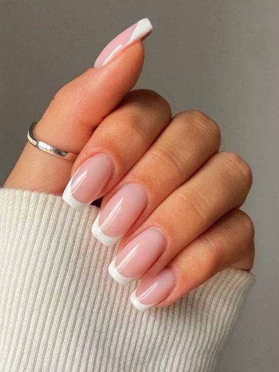 Korean pink and white nails: French tips twist