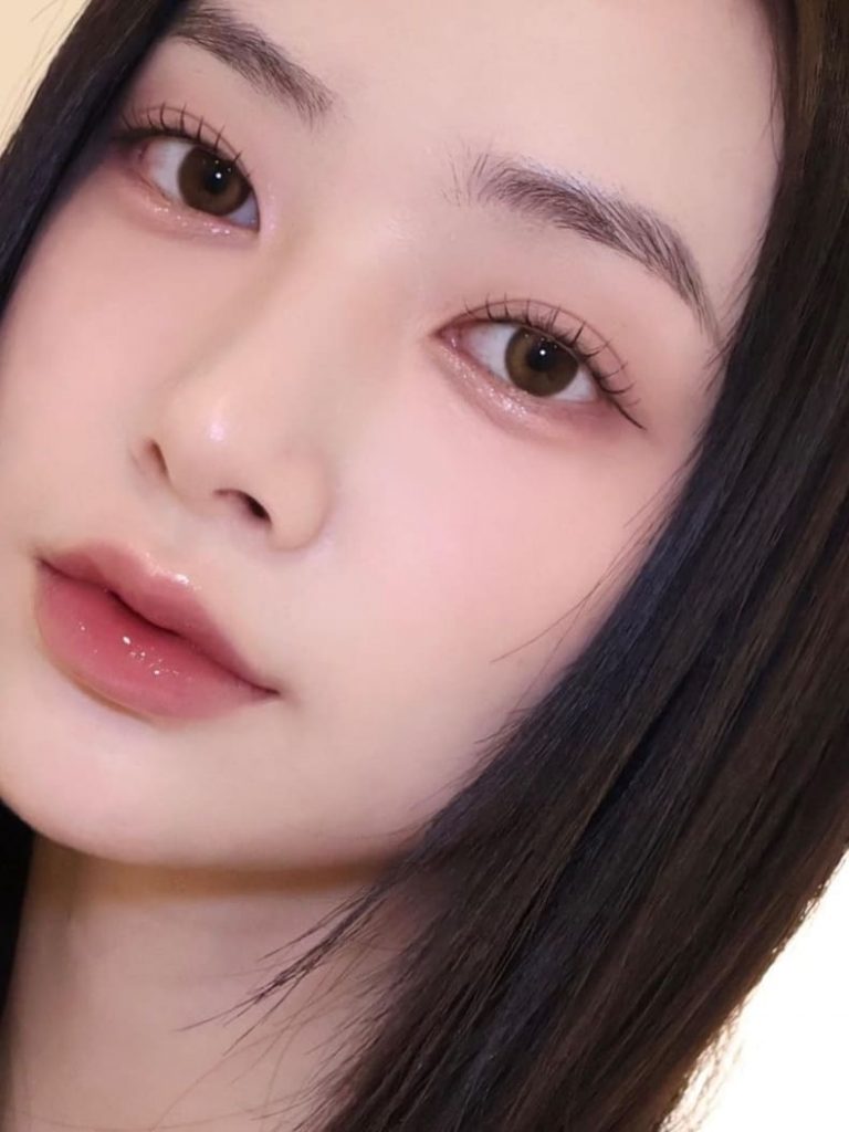 12 Korean Soft Makeup Looks for a Natural Everyday Glow