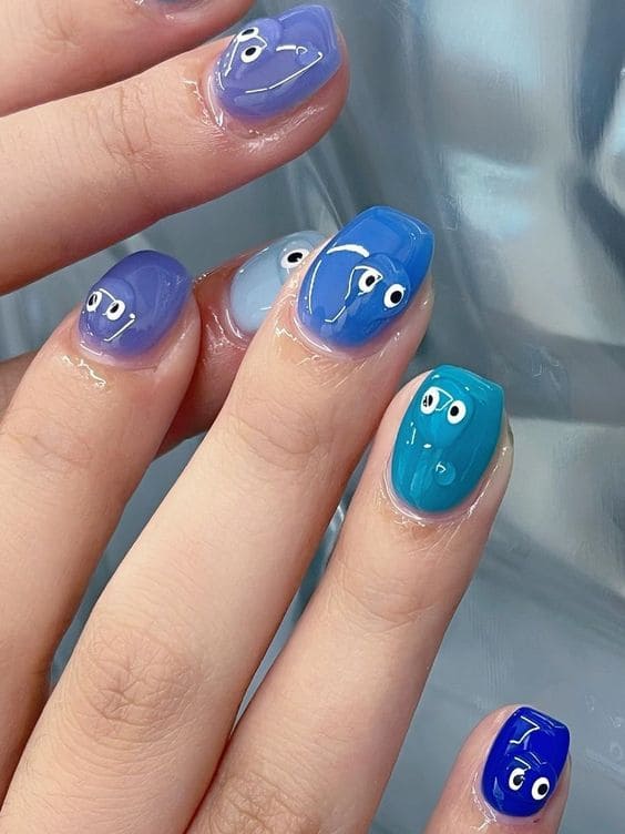 summer Korean nail design: shades of blue