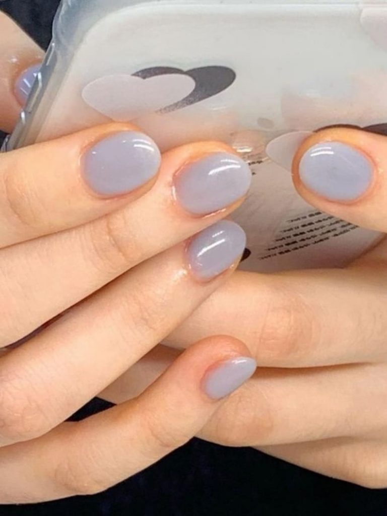 Korean gray nails: short jelly nails