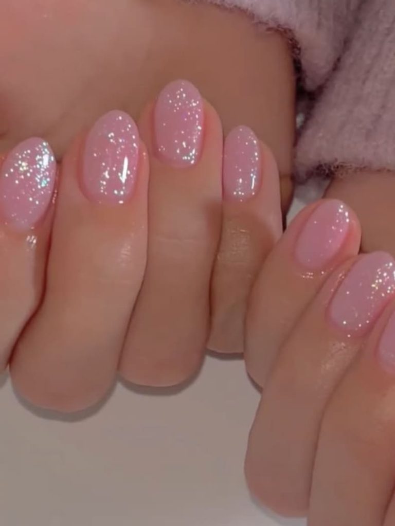 18 Stunning Pink Glitter Nails to Glam Up Your Fingertips