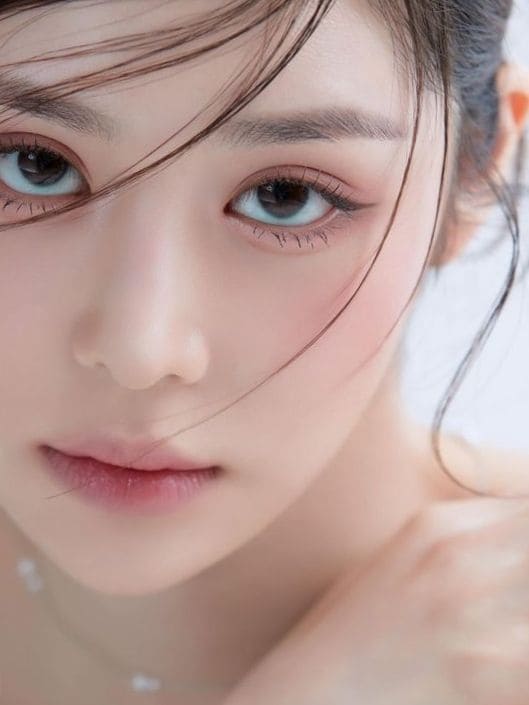 Korean pink makeup look: muted, neutrals