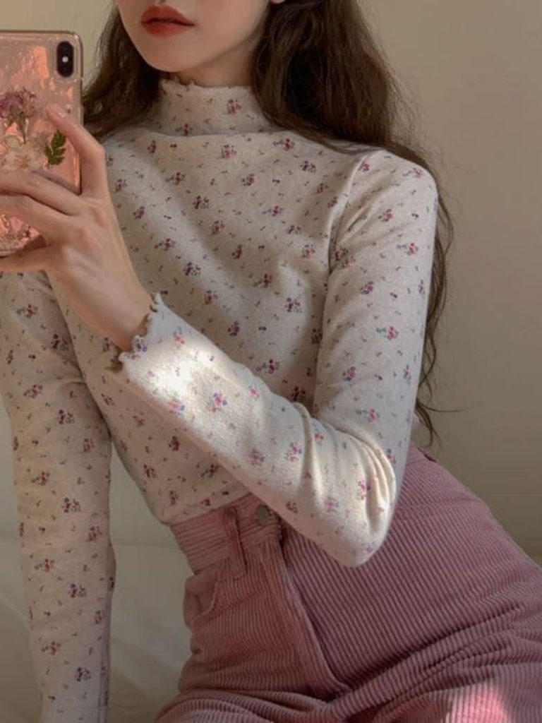 Korean valentine's day outfit: floral print top and pink pants