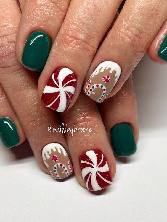 green peppermint nails
