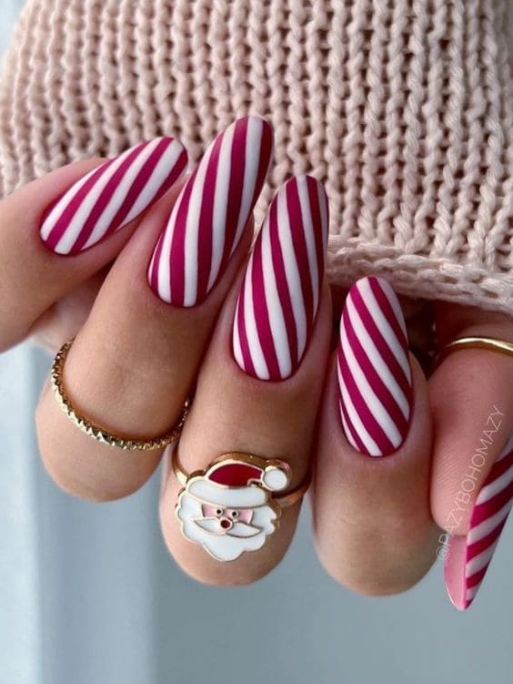 candy cane nails: stripe