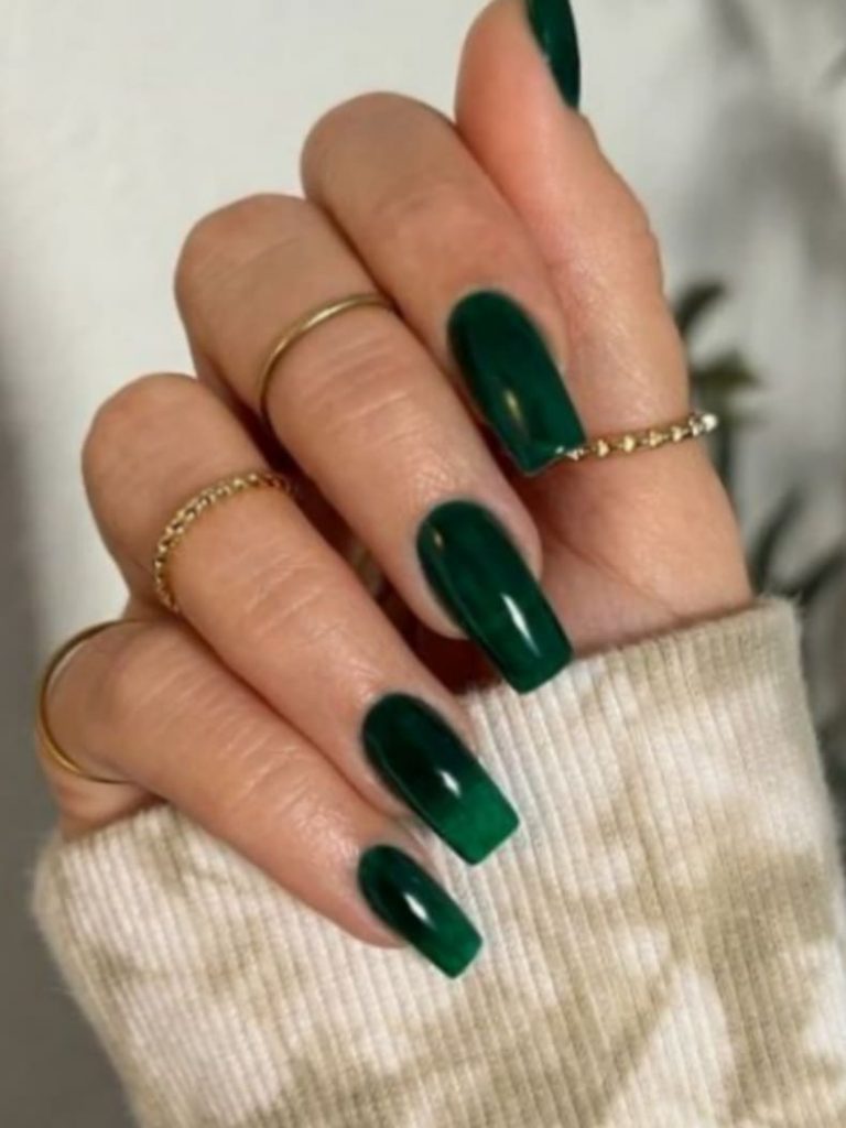 emerald green nails: sold color