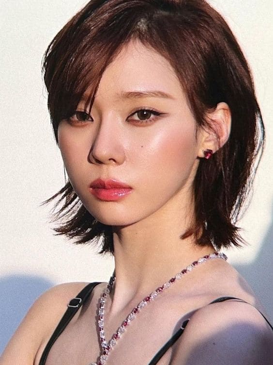 k-pop valentine's day makeup look: natural glow
