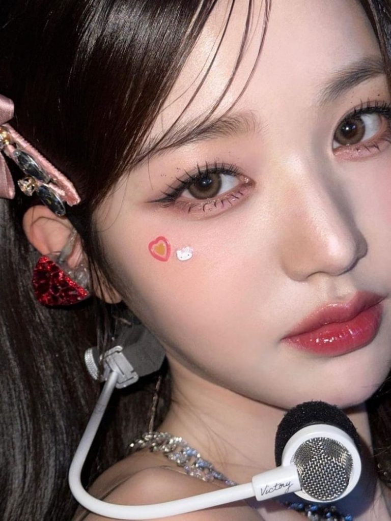 k-pop valentine's day makeup look: cute accent 