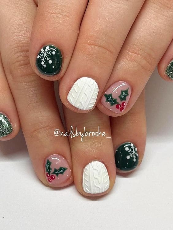 wreath mistletoe accent nails 