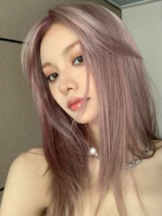 winter Korean hair color: pink beige