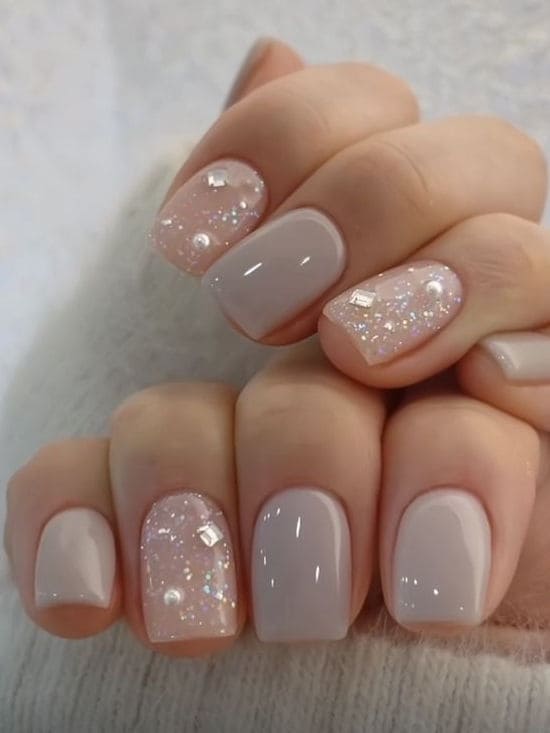 snowflake inspired nails 