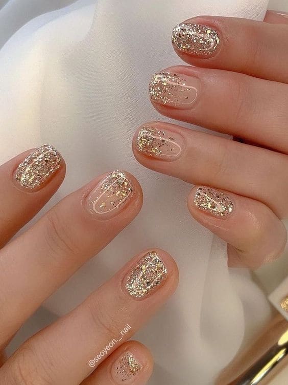 simple gold glitter nails 