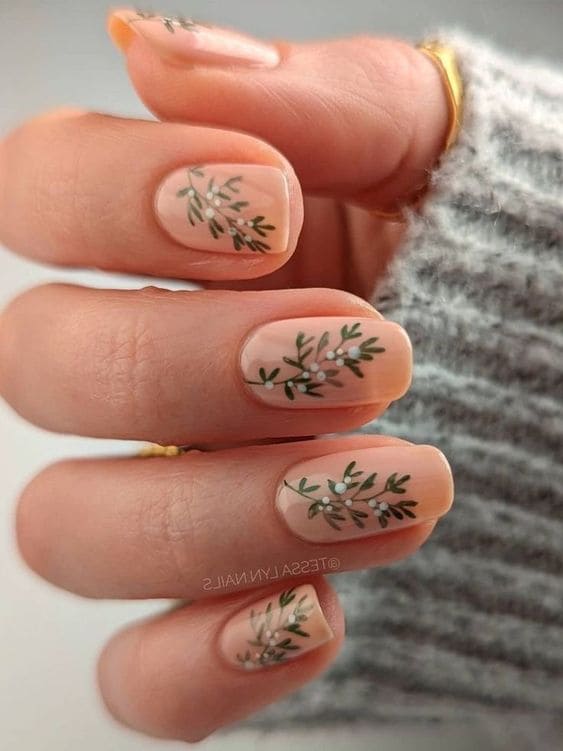 simple winter leaf accent nails 