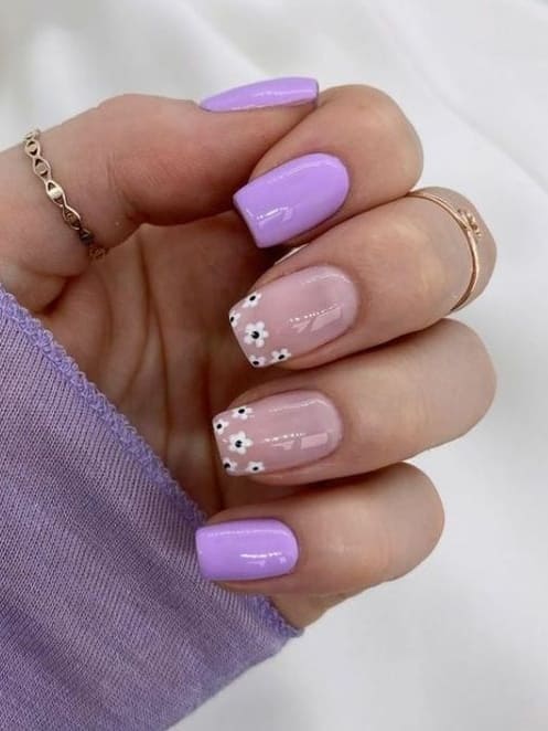 daisy nail design: light purple 