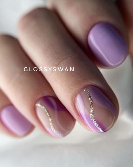 short spring nails: light purple swirls 