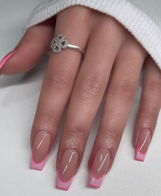 pink French tip nails: French outline