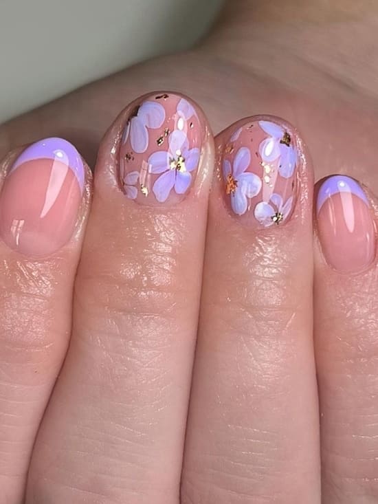short spring nails: light purple French tips
