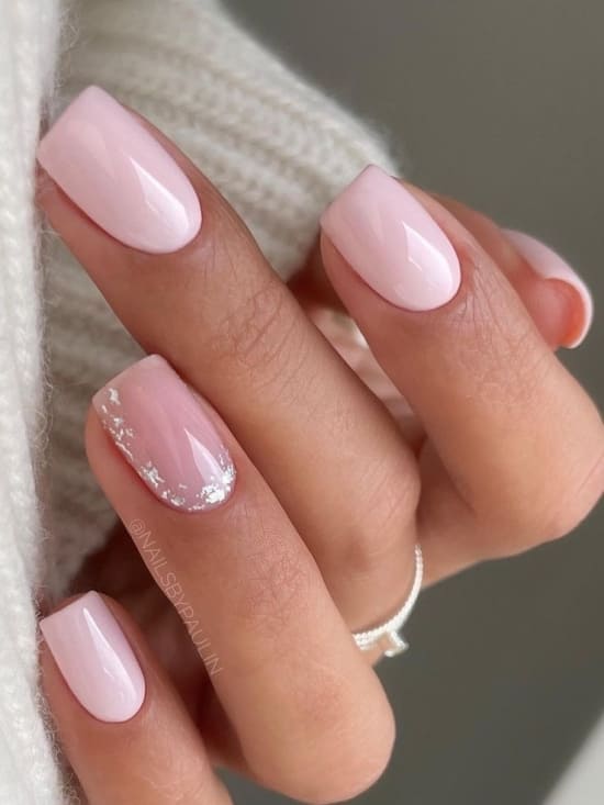 short spring nails: pale pink