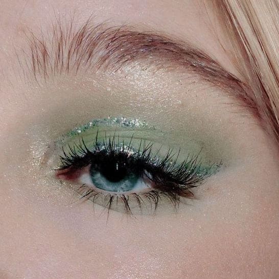 st. patrick's day makeup look: green eyes