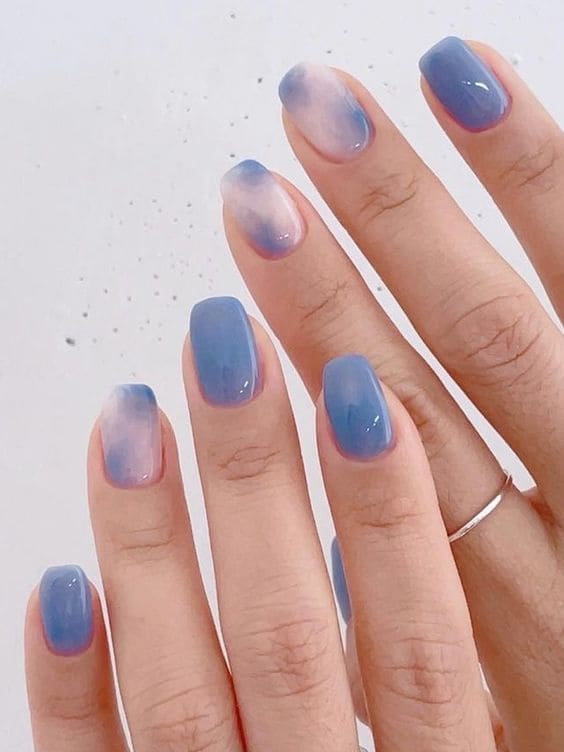 light blue nails: marble