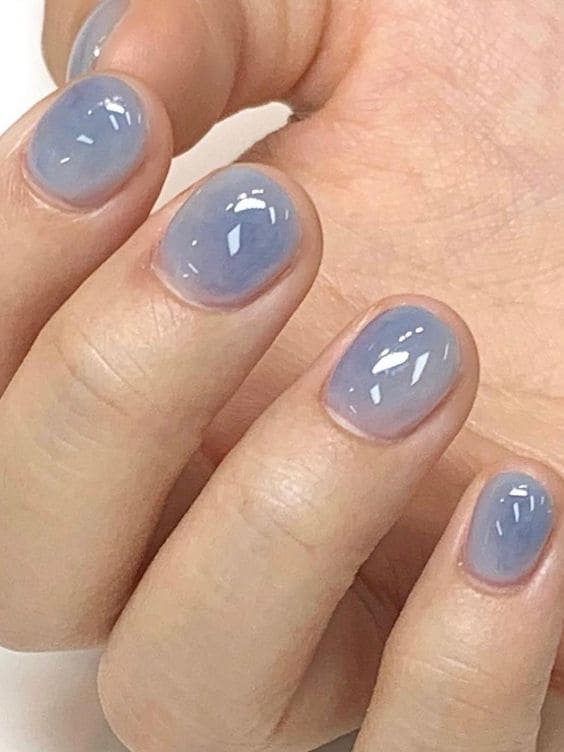 light blue nails: short jelly